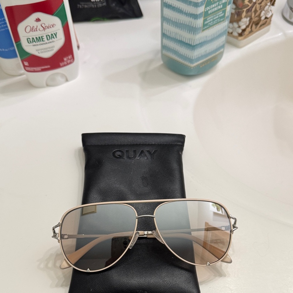 Quay Australia Silver Aviator Sunglasses - Picture 6 of 6